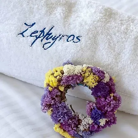 Zephyros Hotel
